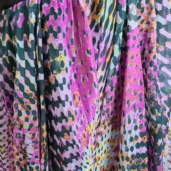 Cut Out Flirty Dress - Picture 3 of 7